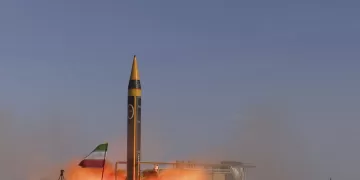 Un missile iranien de longue portée frappe Dimona