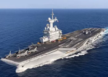 Le porte-avions “Charles-de-Gaulle” arrivera “samedi en Méditerranée”