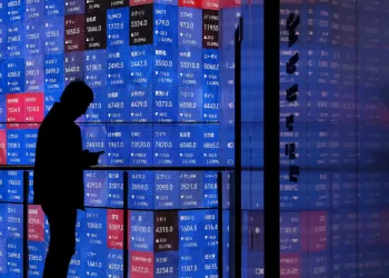 Les Bourses mondiales plient face à la flambée des prix du pétrole