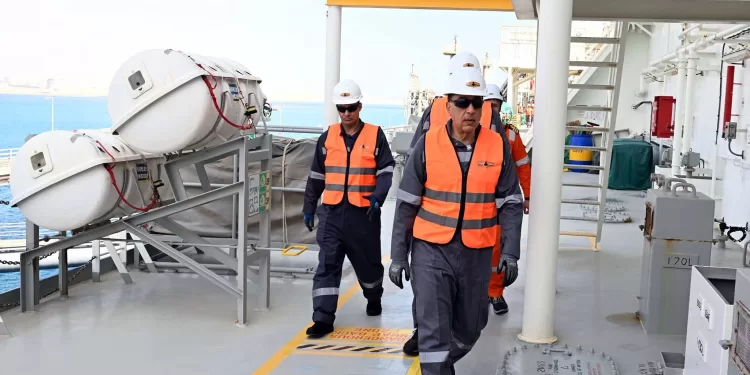 Madbouli en tournée à Suez pour suivre les stocks stratégiques 1 - Le Progrès Egyptien