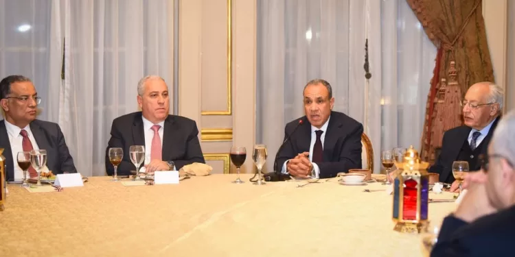 Abdel-Aati réunit les responsables des médias et fait le point sur la diplomatie égyptienne face aux crises régionales 2 - Le Progrès Egyptien Abdel-Aati réunit les responsables des médias et fait le point sur la diplomatie égyptienne face aux crises régionales 1 - Le Progrès Egyptien