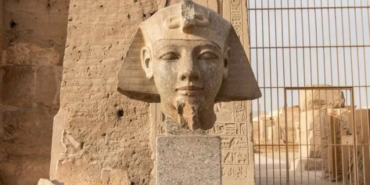 Archéologie : Le visage de Ramsès II retrouve sa splendeur à Sohag 1 - Le Progrès Egyptien