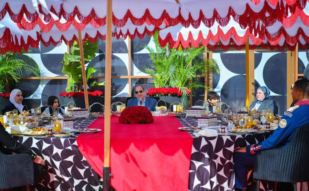 Al-Sissi accomplit la prière de l’Aïd al-Fitr et inaugure le monorail de la Nouvelle Capitale administrative 21 - Le Progrès Egyptien