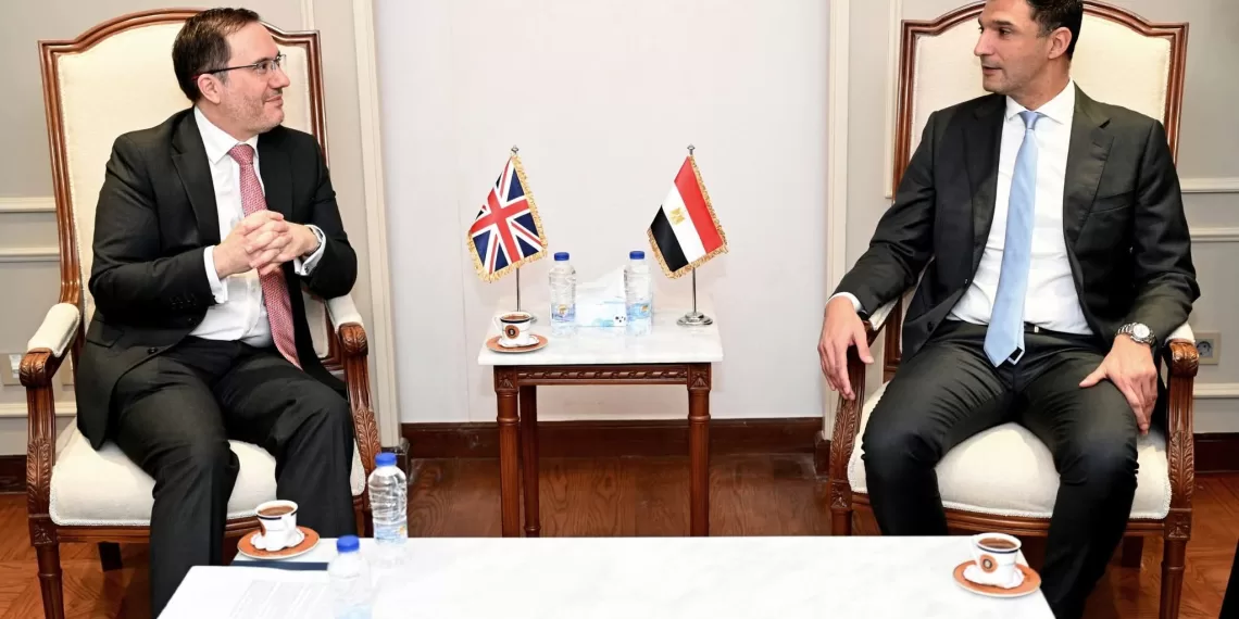Le ministre de l'Industrie examine avec l'ambassadeur du Royaume-Uni la coopération industrielle 1 - Le Progrès Egyptien