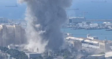 Haïfa : Frappes directes sur une raffinerie, incendie et dégâts industriels 2 - Le Progrès Egyptien Haïfa : Frappes directes sur une raffinerie, incendie et dégâts industriels 1 - Le Progrès Egyptien