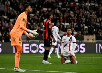 Ligue 1: le PSG assomme Nice et reprend la tête