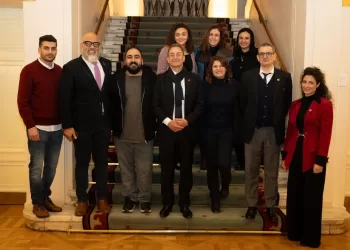 L’ambassadeur de France au Caire accueille le joueur de luth Youssef Abbas pour une soirée de soutien humanitaire