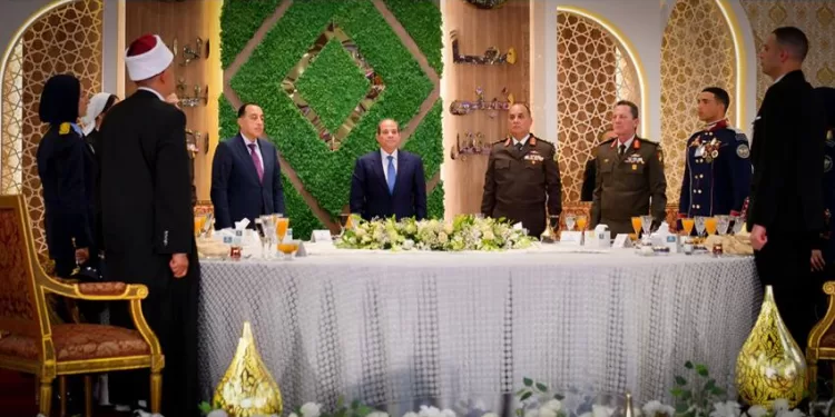 Le Président Al-Sissi participe à l'Iftar organisé par l'Académie militaire égyptienne 2 - Le Progrès Egyptien Le Président Al-Sissi participe à l'Iftar organisé par l'Académie militaire égyptienne 1 - Le Progrès Egyptien