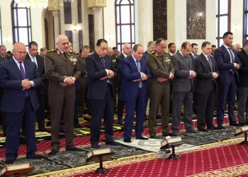 Al-Sissi accomplit la prière du vendredi à la mosquée du maréchal Tantawi
