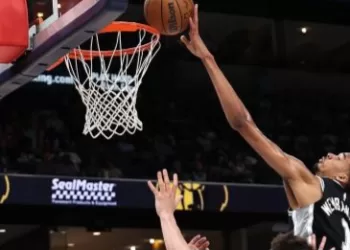 NBA: Doncic toujours bouillant, Wembanyama gagne sans transpirer