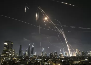 Un missile iranien de longue portée frappe Dimona