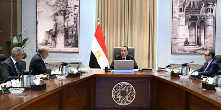 Madbouli examine le plan d’ajout de nouveaux projets d’énergie renouvelable au réseau national 1 - Le Progrès Egyptien