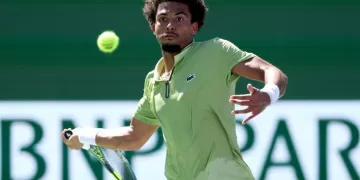 Indian Wells: Arthur Fils bute de nouveau en quart de finale, Swiatek sortie
