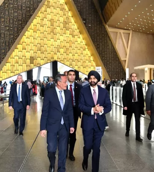 Le président du Groupe de la Banque mondiale et son épouse visitent le GME 1 - Le Progrès Egyptien