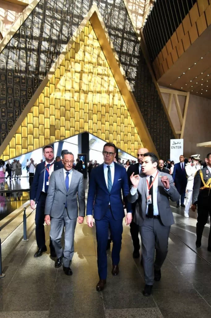 Le président finlandais en visite du GME et des Pyramides 3 - Le Progrès Egyptien