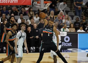 NBA: Wembanyama débute avec gourmandise ses premiers play-offs