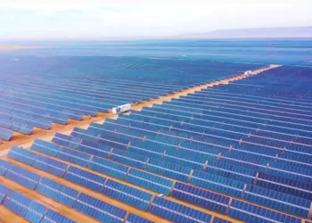 Une alliance égypto-émiratie porte la capacité de la centrale solaire de Benbane à 2 GW