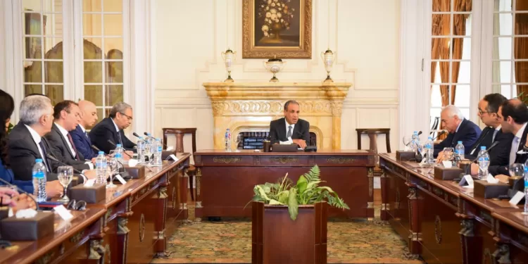 Discussions avec la Chambre de commerce américaine des nouveaux investissements 2 - Le Progrès Egyptien Discussions avec la Chambre de commerce américaine des nouveaux investissements 1 - Le Progrès Egyptien