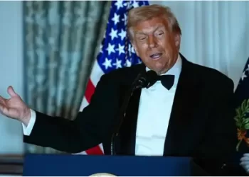 La popularité de Trump chute à son plus bas niveau