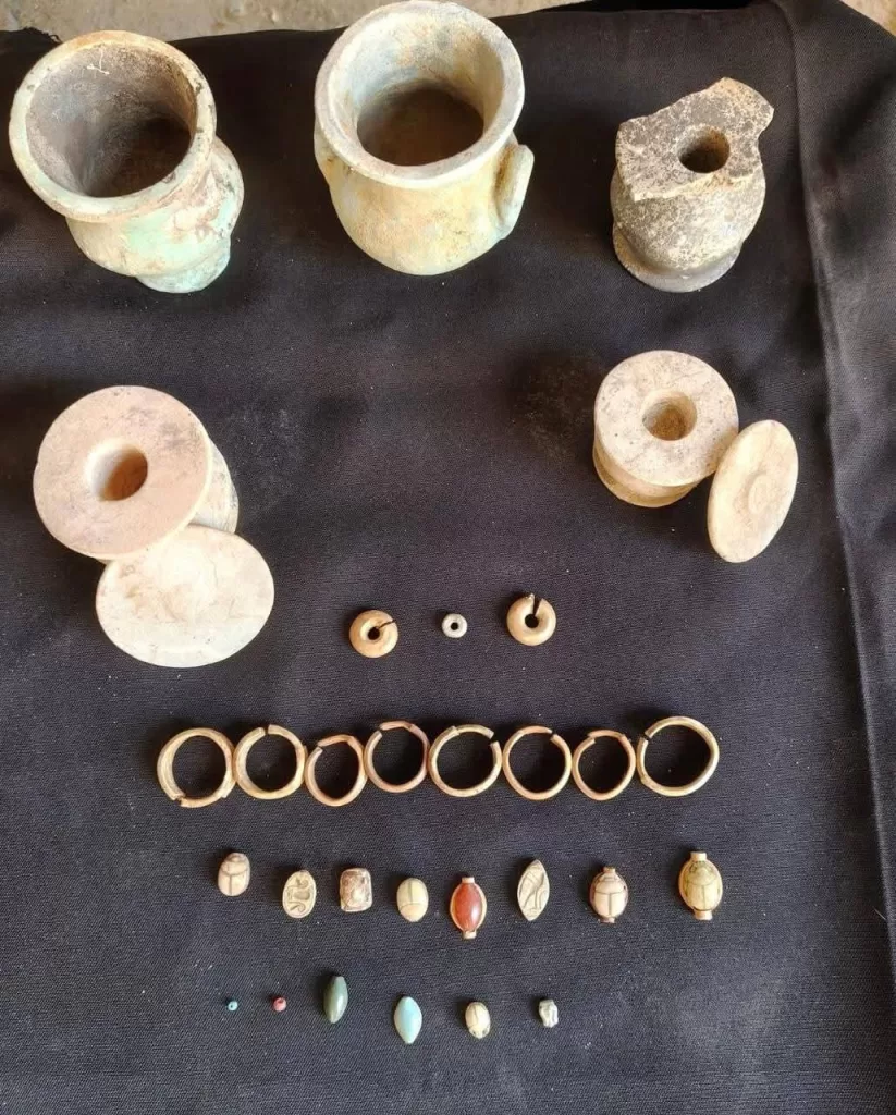 Découverte d’un mobilier funéraire exceptionnel dans la nécropole d’Héliopolis 4 - Le Progrès Egyptien Découverte d’un mobilier funéraire exceptionnel dans la nécropole d’Héliopolis 3 - Le Progrès Egyptien