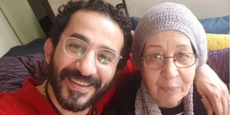 Ahmed Helmy en deuil après la disparition de sa mère 1 - Le Progrès Egyptien