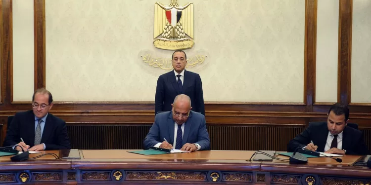 Lancement d'un grand projet d'énergies renouvelables et de stockage par batteries 1 - Le Progrès Egyptien