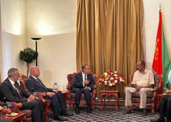 Les ministres des Affaires étrangères et des Transports rencontrent le président érythréen