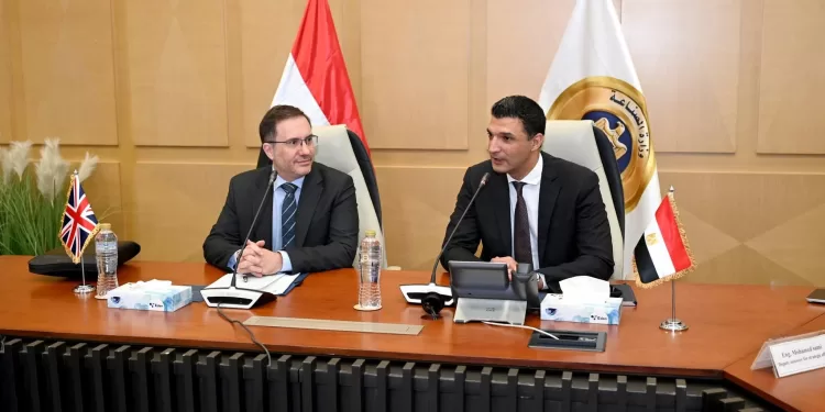 Ministère de l'Industrie: Table ronde pour les entreprises britanniques opérant en Égypte 2 - Le Progrès Egyptien Ministère de l'Industrie: Table ronde pour les entreprises britanniques opérant en Égypte 1 - Le Progrès Egyptien