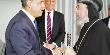 Diplomatie : Badr Abdelatty s’entretient avec l’évêque de l’Église copte à Londres