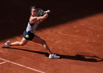 Tennis: demi-finaliste sortante, la N.1 française Loïs Boisson éliminée d'entrée à Roland-Garros 3 - Le Progrès Egyptien Tennis: demi-finaliste sortante, la N.1 française Loïs Boisson éliminée d’entrée à Roland-Garros