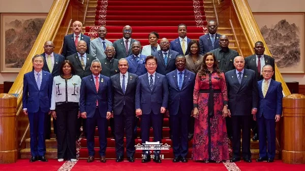 Le ministre des Affaires étrangères rencontre le président de la République de Corée du Sud 2 - Le Progrès Egyptien Le ministre des Affaires étrangères rencontre le président de la République de Corée du Sud 1 - Le Progrès Egyptien