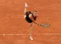 Roland-Garros: Fin du rêve pour Parry, Sabalenka sort Osaka
