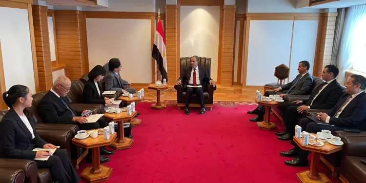Le ministre des Affaires étrangères rencontre le président de la Japan Overseas Infrastructure Investment Corporation 1 - Le Progrès Egyptien
