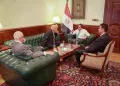 Le ministre de la Santé et Sir Magdi Yacoub discutent des avancées du traitement des maladies cardiaques par cellules souches