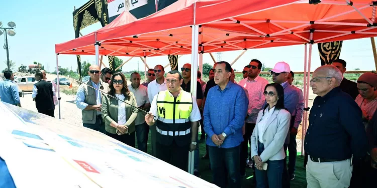 Le Premier ministre inspecte le développement de la route côtière internationale 2 - Le Progrès Egyptien Le Premier ministre inspecte le développement de la route côtière internationale 1 - Le Progrès Egyptien