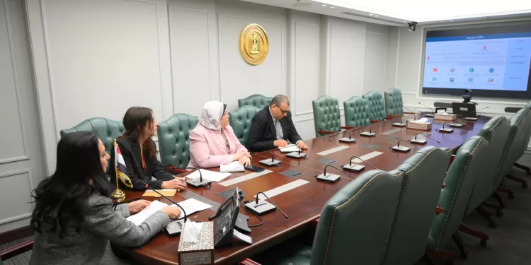 La ministre de la Solidarité sociale et le ministre bahreïni du Développement social examinent les moyens de renforcer la coopération 2 - Le Progrès Egyptien La ministre de la Solidarité sociale et le ministre bahreïni du Développement social examinent les moyens de renforcer la coopération 1 - Le Progrès Egyptien