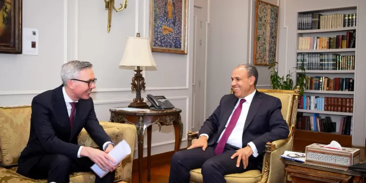 Le ministre des Affaires étrangères reçoit le PDG de l'entreprise norvégienne Scatec 2 - Le Progrès Egyptien Le ministre des Affaires étrangères reçoit le PDG de l'entreprise norvégienne Scatec 1 - Le Progrès Egyptien