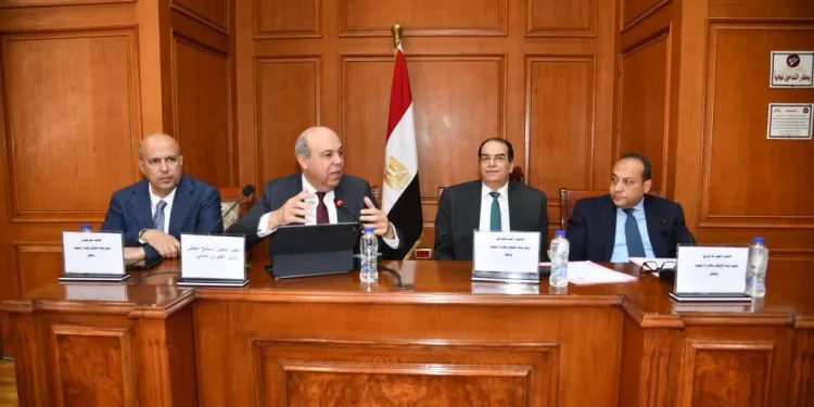 Al-Hefni présente au Sénat la stratégie de modernisation de l’aviation civile 2 - Le Progrès Egyptien Al-Hefni présente au Sénat la stratégie de modernisation de l’aviation civile 1 - Le Progrès Egyptien