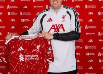Liverpool nomme Andoni Iraola entraîneur