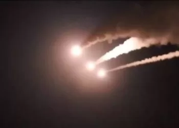 Les Houthis revendiquent une salve de missiles et annoncent un durcissement de leurs opérations 4 - Le Progrès Egyptien Les Houthis revendiquent une salve de missiles et annoncent un durcissement de leurs opérations