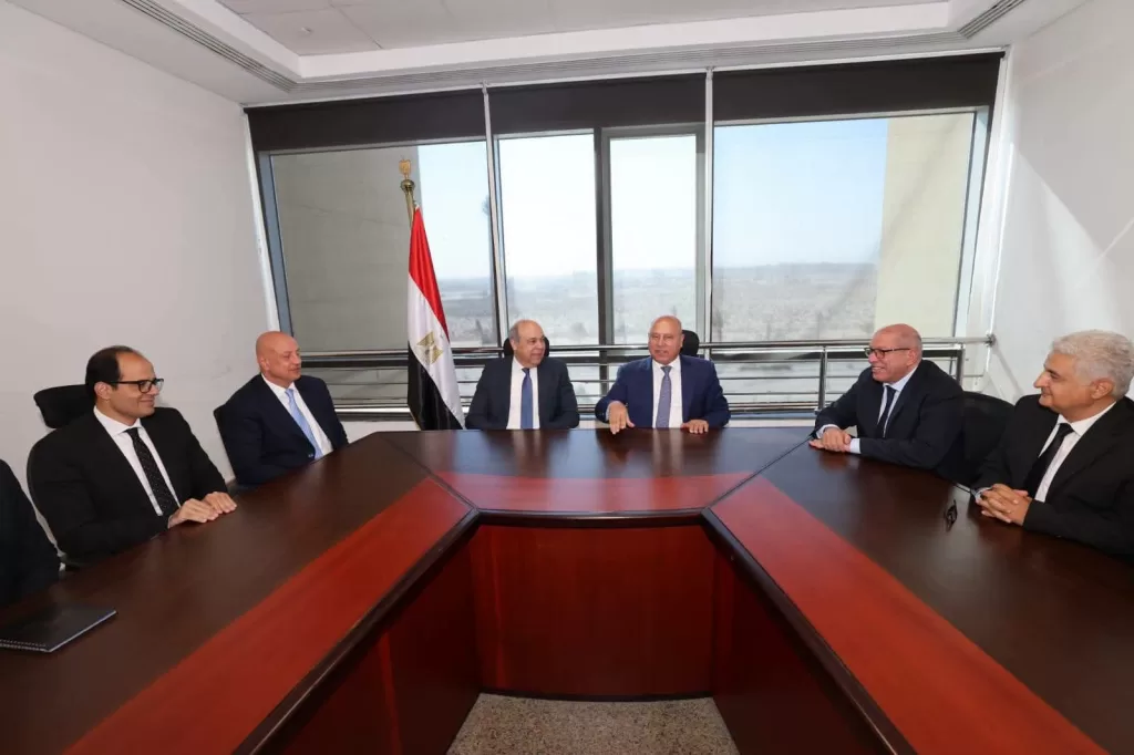 Les ministres des Transports et de l'Aviation civile assistent à la signature d'un protocole de coopération 10 - Le Progrès Egyptien Les ministres des Transports et de l'Aviation civile assistent à la signature d'un protocole de coopération 9 - Le Progrès Egyptien