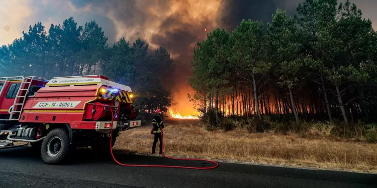 France: Les odeurs des fumées des incendies dans le Sud-Ouest se propagent sur une grande partie du territoire 2 - Le Progrès Egyptien France: Les odeurs des fumées des incendies dans le Sud-Ouest se propagent sur une grande partie du territoire 1 - Le Progrès Egyptien