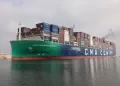 Passage du porte-conteneurs géant « CMA CGM SAINT GERMAIN » au canal de Suez