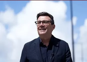 Andy Burnham succède à Keir Starmer à la tête du Parti travailliste britannique