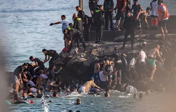 Afflux massif de migrants vers Ceuta 2 - Le Progrès Egyptien Afflux massif de migrants vers Ceuta 1 - Le Progrès Egyptien