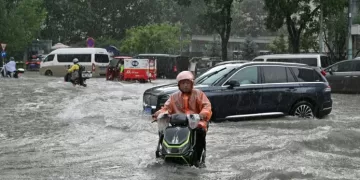 Inondations en Chine : les secours en quête de sinistrés, un super-typhon menace