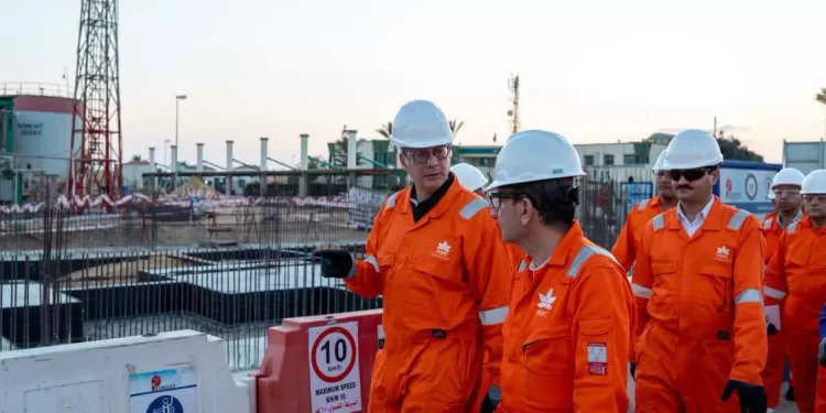Le ministre du Pétrole inspecte le site de production de "Pharaonic" à Port-Saïd 1 - Le Progrès Egyptien