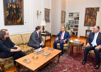Le ministre des Affaires étrangères reçoit le ministre d'État britannique pour le Moyen-Orient 3 - Le Progrès Egyptien Le ministre des Affaires étrangères reçoit le ministre d’État britannique pour le Moyen-Orient