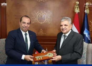 Le canal de Suez renforce sa coopération administrative