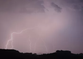 Orages : 12 départements placés en vigilance orange dans l’ouest de la France